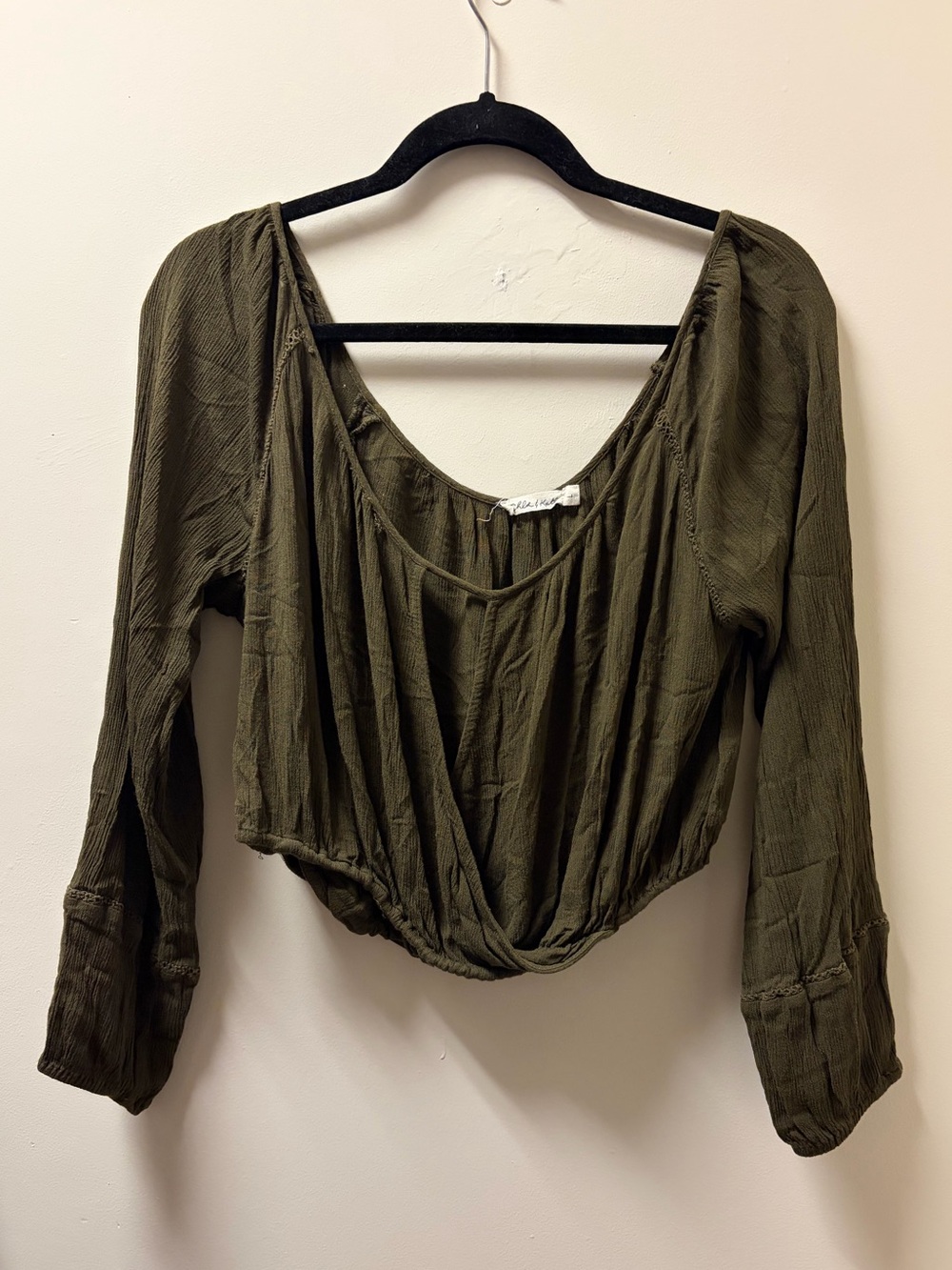Chloe & Katie Olive Green Cropped Peasant Long Sleeved Blouse with Keyhole Large